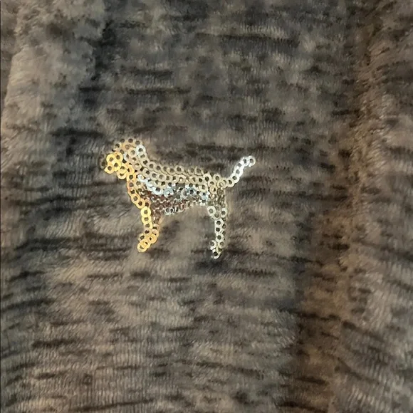 PINK Victoria's Secret Cozy Gray Plush Robe - Picture 5 of 6